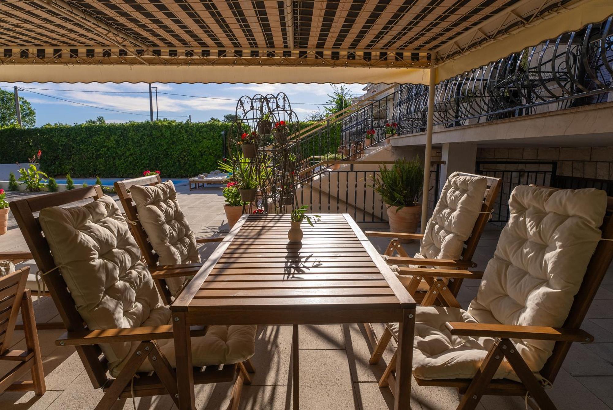 Storge Boutique Bed & Breakfast Omis Bagian luar foto