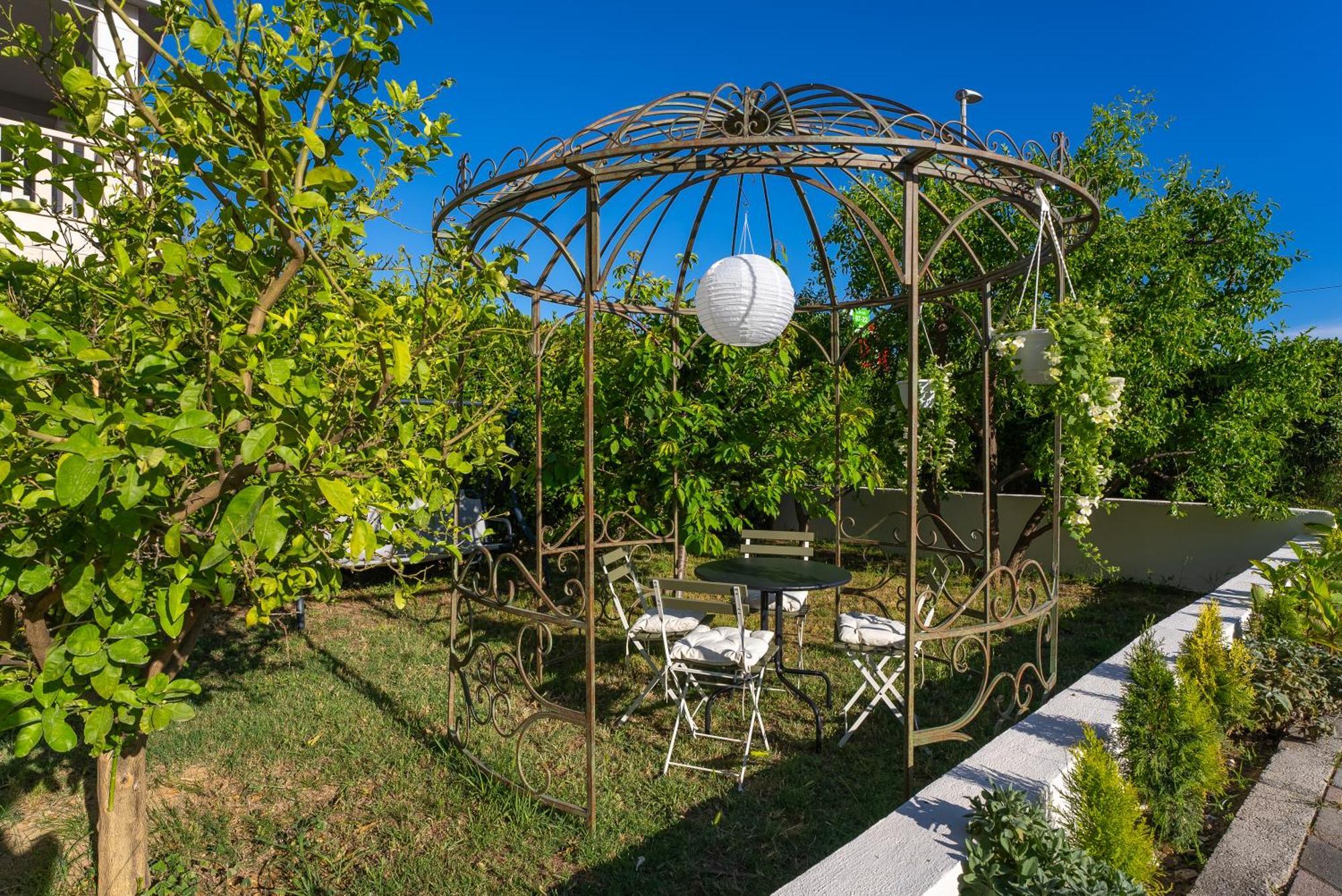 Storge Boutique Bed & Breakfast Omis Bagian luar foto
